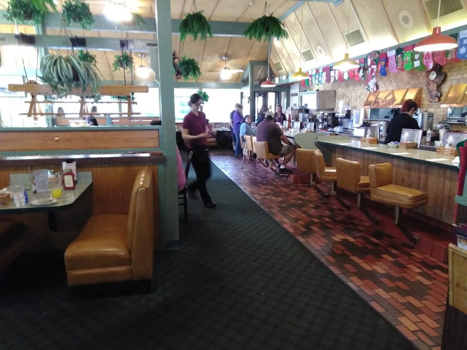Front view of an American restaurant entrance.